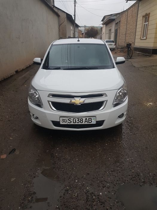 4 холалг квартира сотилади 9 этажлие 8 этаж