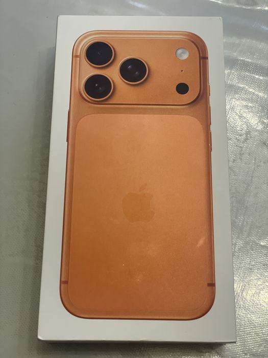 Продам iPhone xR в обвесе 17 Pro