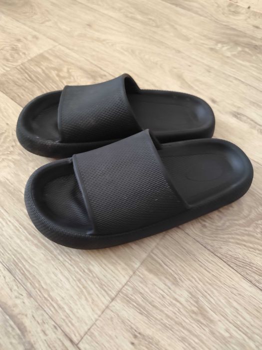 Черни чехли номер 40-41