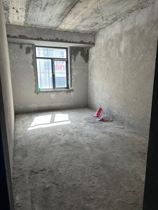 5 xonali kvartira sotiladi