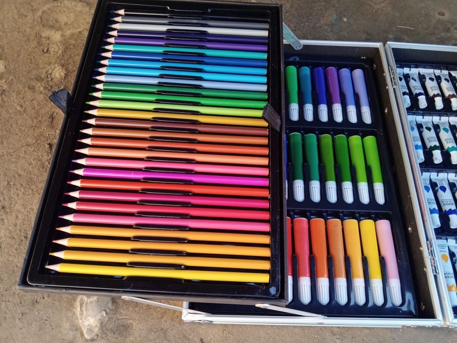 Qalamdon yosh rassomlarga