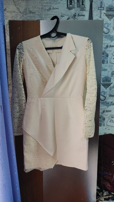 Продам шикарное Платье. 5000