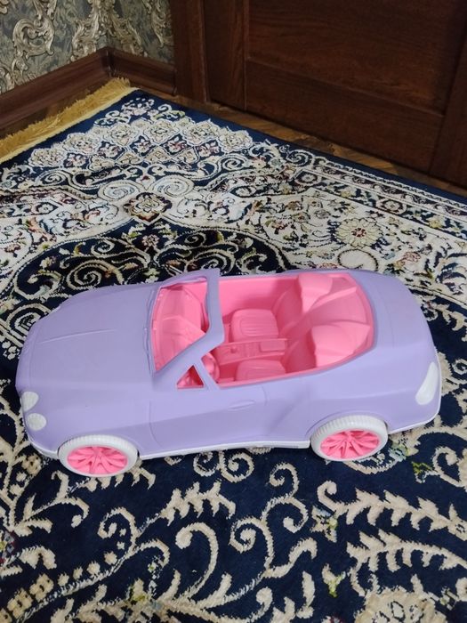 Машина для кукол барби.