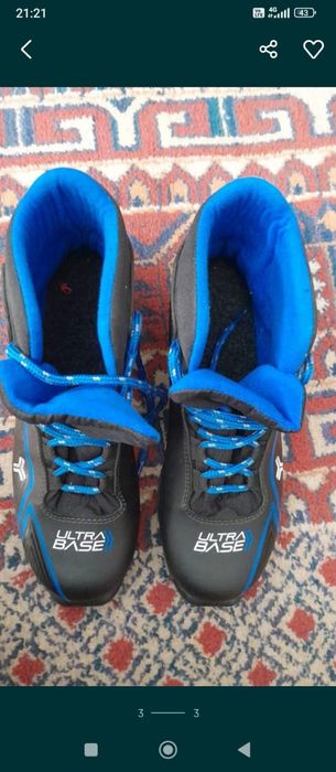 Продам лыжи с ботинками !