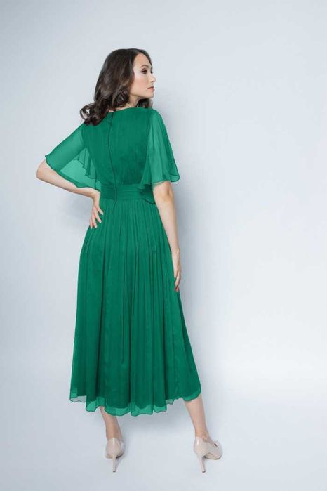 Vand rochie din matase naturala, verde, lunga noua cu eticheta