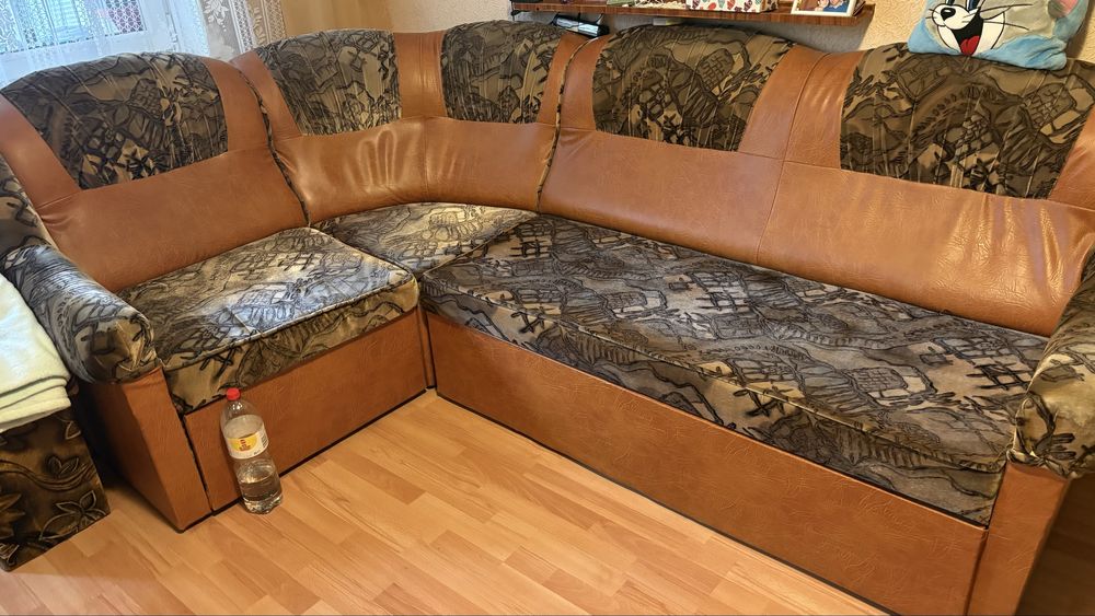 Coltar mare, extensibil. 3+2locuri in stare buna