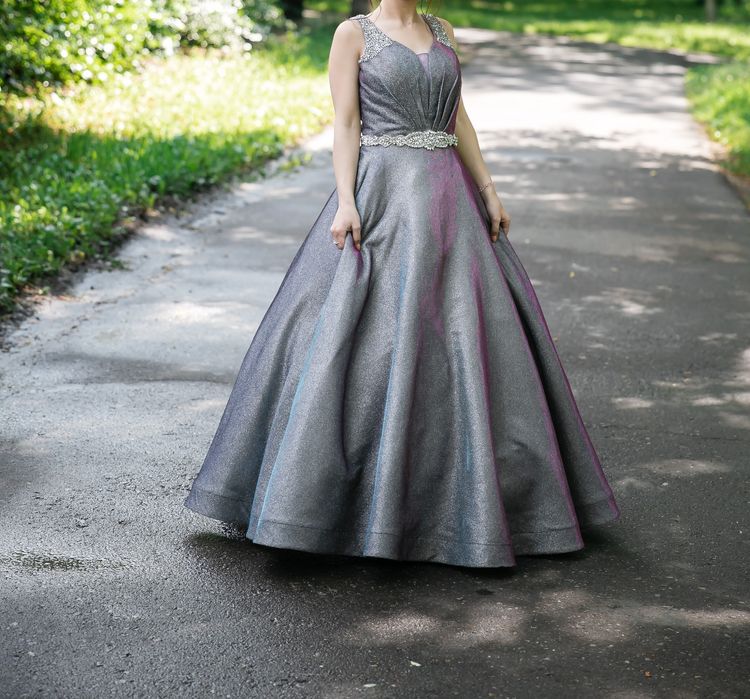 Продам выпускное платье