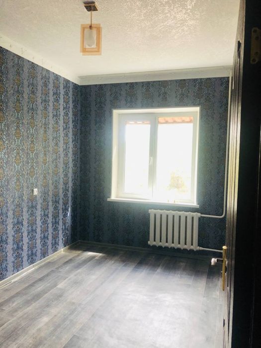 Prodayetsa kvartira Yunusobod 12 kvartol v horoshom sostoyaniye
