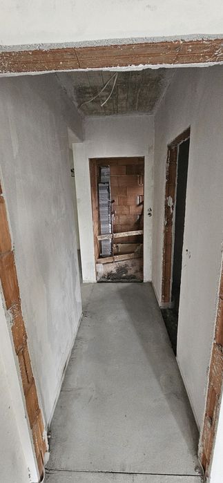 Добротица -Албенска!2ри-СРЕДЕН ЕТАЖ!
С Изложение;
-Трапезария(всекидн