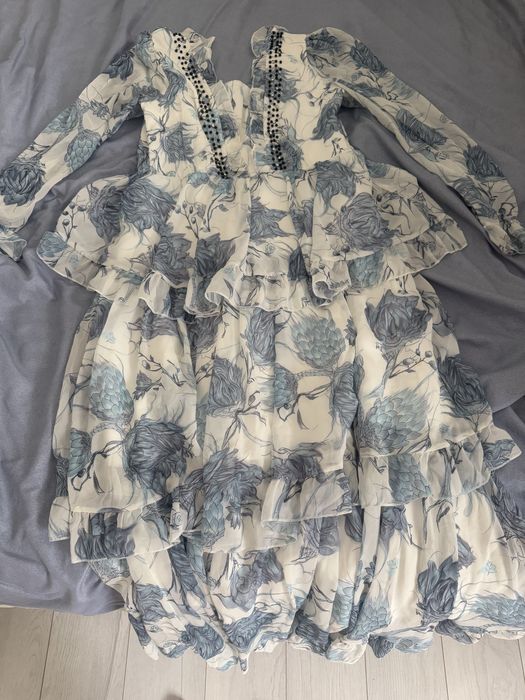 Продам платья новые