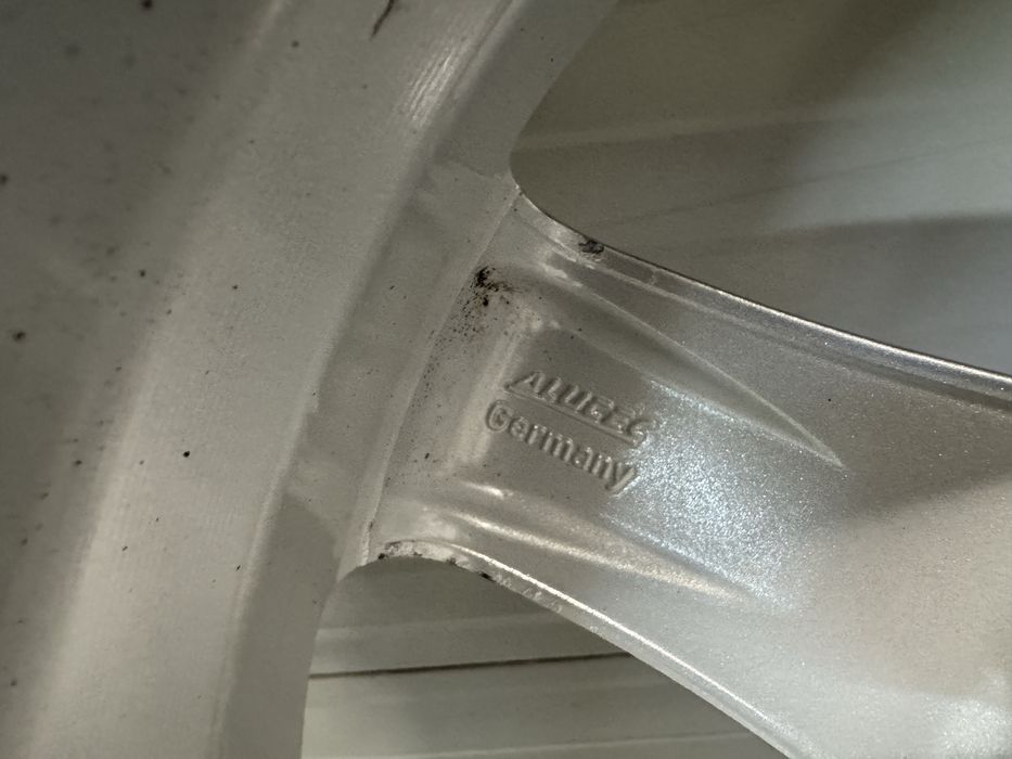 Джанти със зимни гуми Mercedes 235/60/17 ТОП СЪСТОЯНИЕ