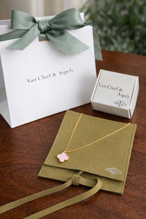 van cleef колие златно златисто с розово детелина розова детелинка