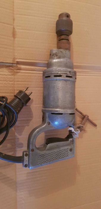 Стара ретро бормашина AEG ueb10a