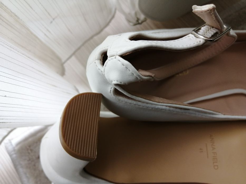 Set pantofi albi 41 și geantă, noi