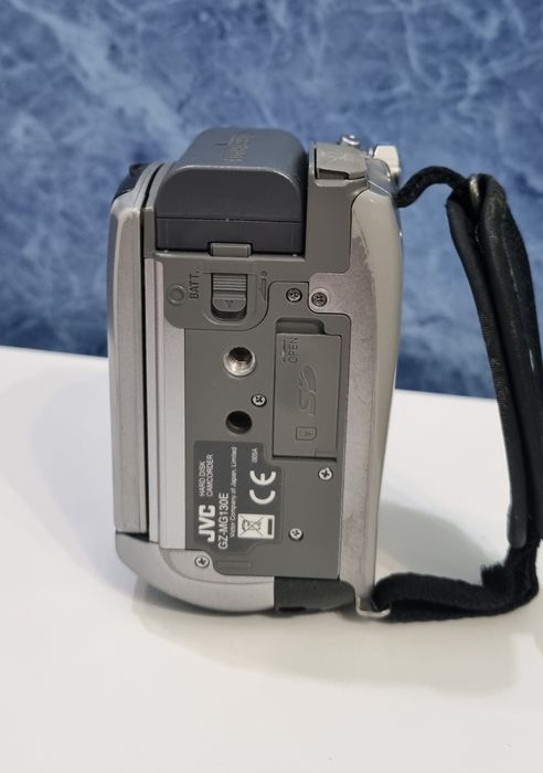 Видеокамера JVC EVERIO Hibrid  GZ-MG130E 30GB HDD