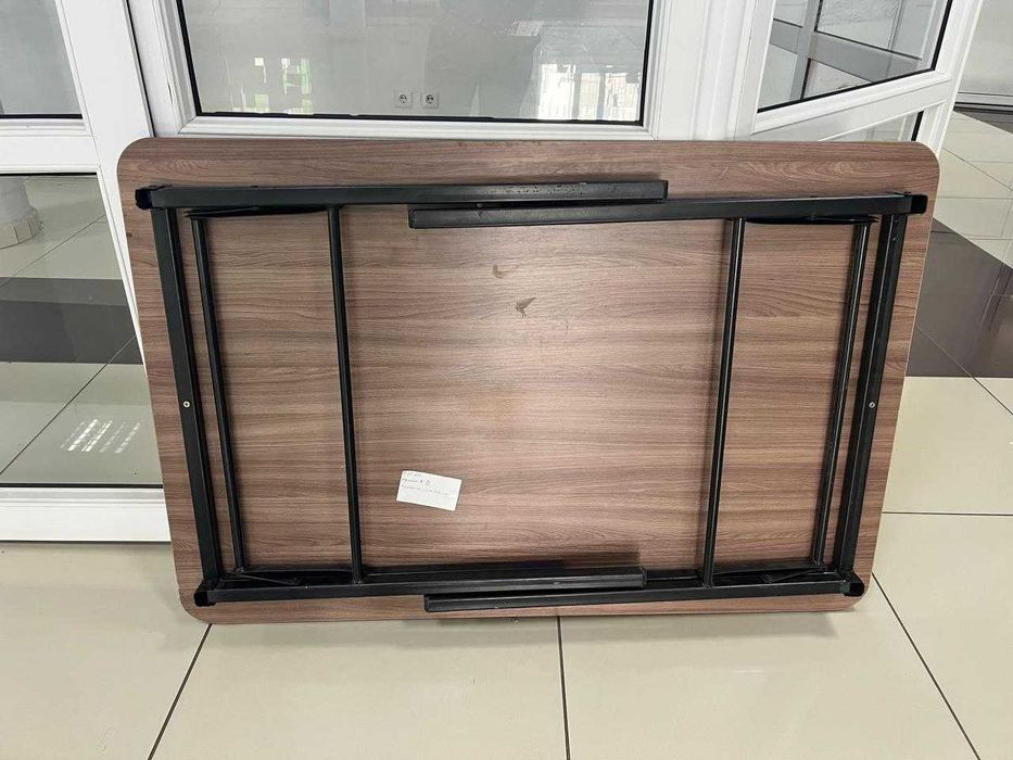 Продается стол с раскладными ножками