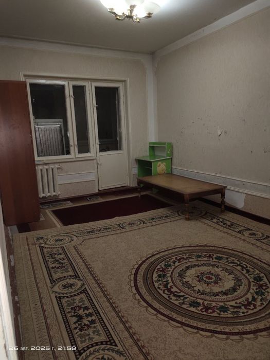 Продаётся 2-комнатная квартира срочна. 1-этаж