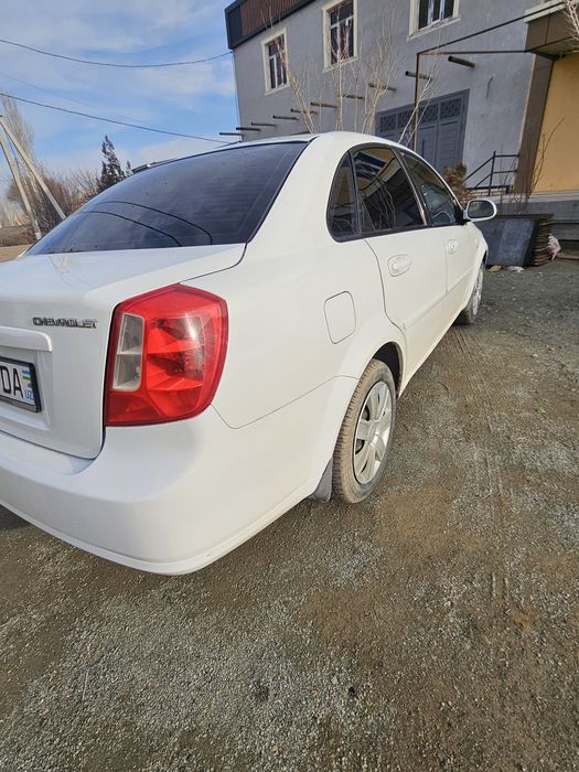 Chevrolet Lacetti / Gentra 2010 — 3
