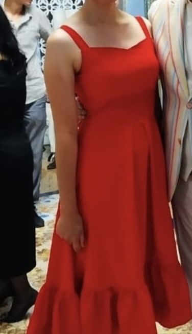 Продается платье,броюки.Все по 3000 тг.