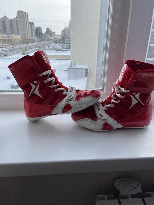 Продам боксерки KANGRUI