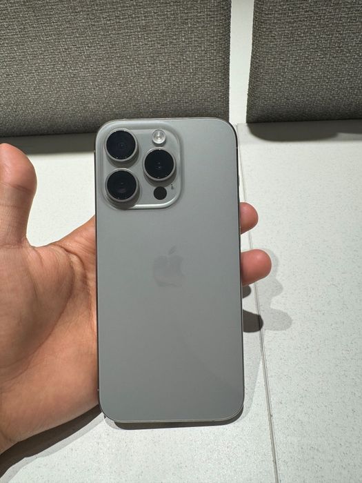 iPhone 15 pro в идеальном состоянии