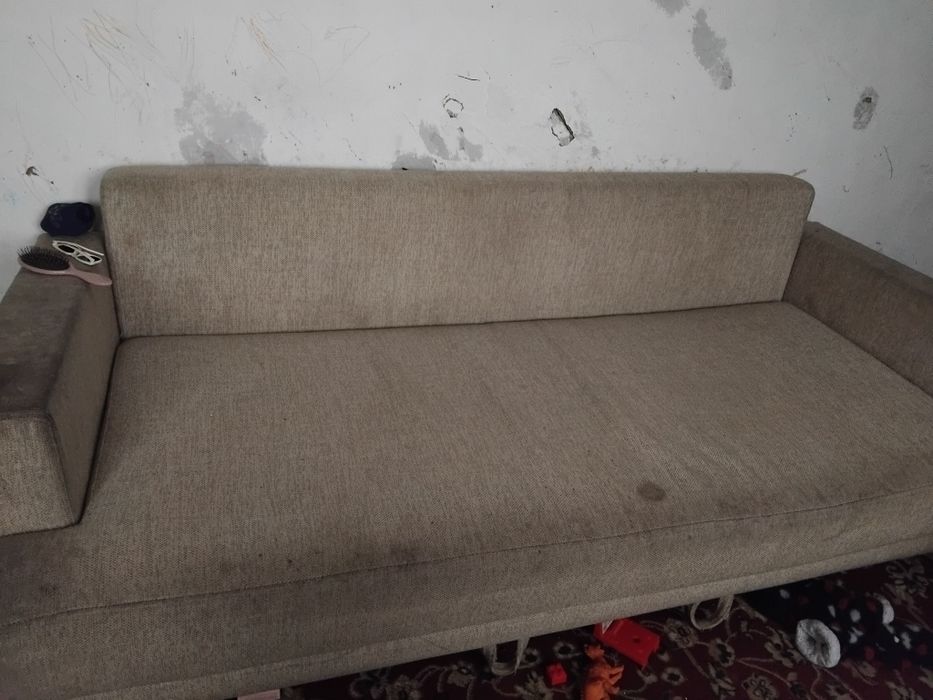 Срочно продам диван