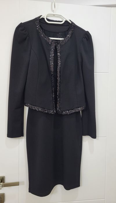 Рокля със късо сако