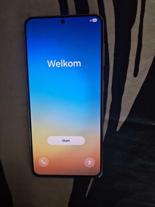 Продавам самсунг с21, много запазен