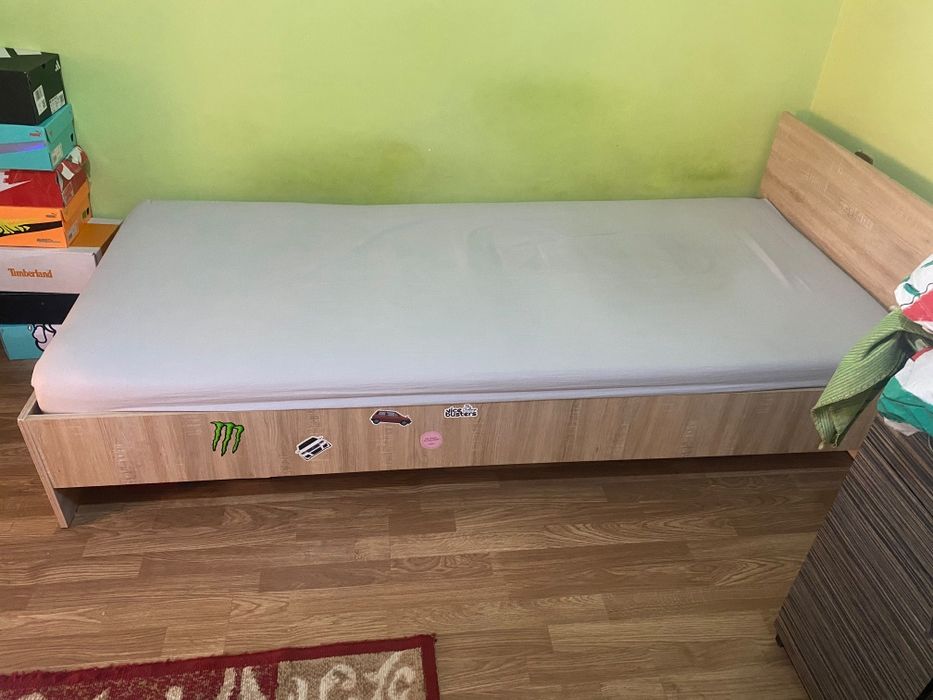 Pat o persoana ,cu saltea
