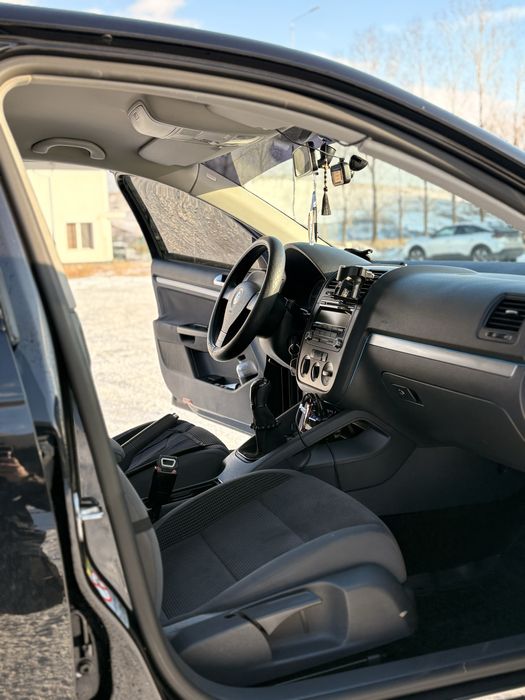 Volkswagen Jetta 2.0 TDI | 140 CP | 2009  | Chrome Off