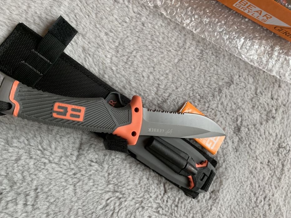 Cutit Bear Grylls pt supravietuire cu amnar de aprins focul