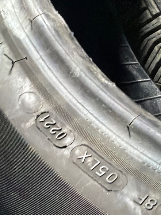 MICHELIN cross 2 235/55/19