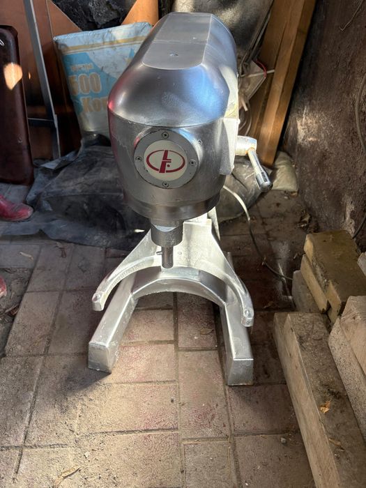 Тестомес производственный на 25 л