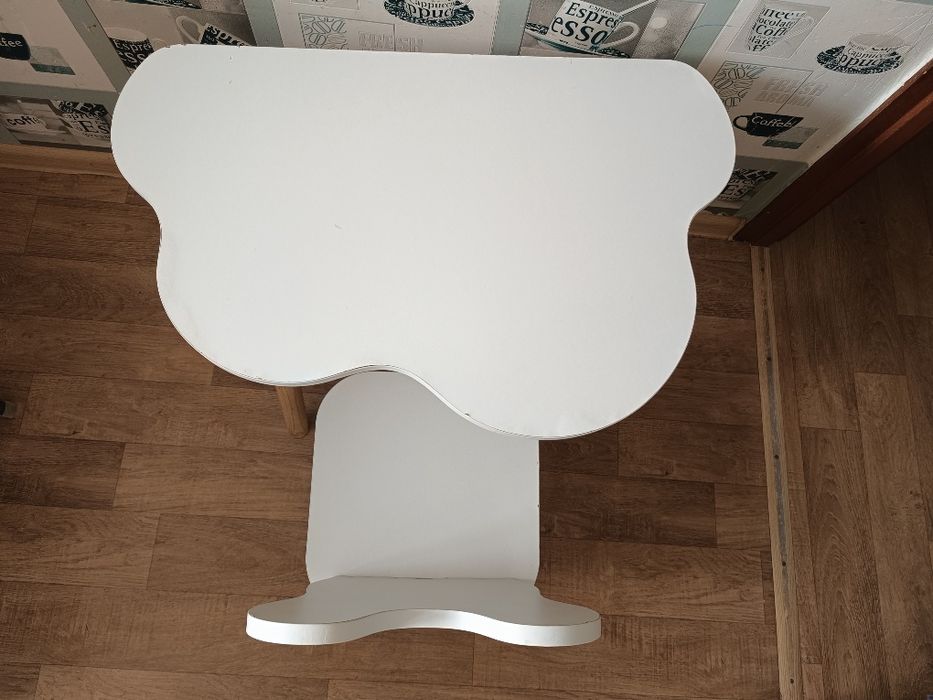 Стол и стульчик детский