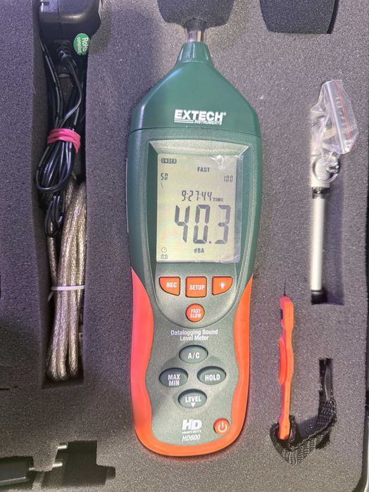 Sonometru profesional Extech HD600 cu înregistrare date – set complet