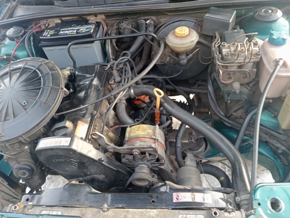 продам Ауди б4 зелени бампер передний сломна