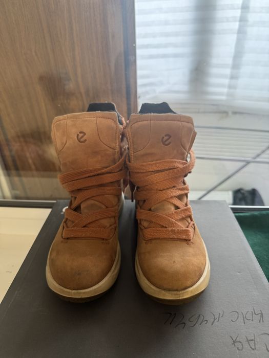 Продаю ботинки ecco