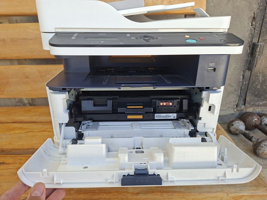 Принтер Xerox B205NI в белом цвете бу