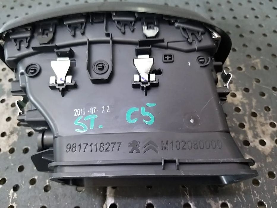 Grila ventilatie bord stanga citroen c5 aircross 9817118277 m102080000