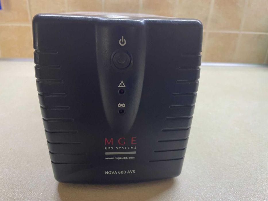 ЮПС  източник на аварийно захранване 1000VA