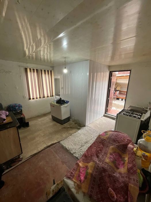 Uy va fast food sotiladi