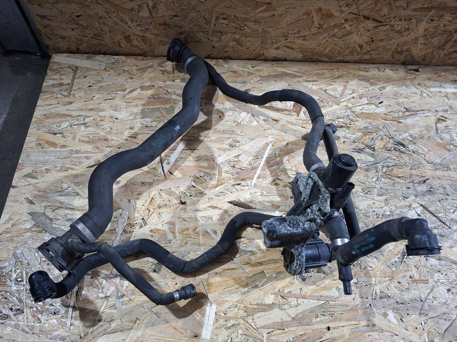 Ansamblu Pompă Auxiliară Apă + Robinet Căldură și Furtunuri BMW F10 N57 3.0d