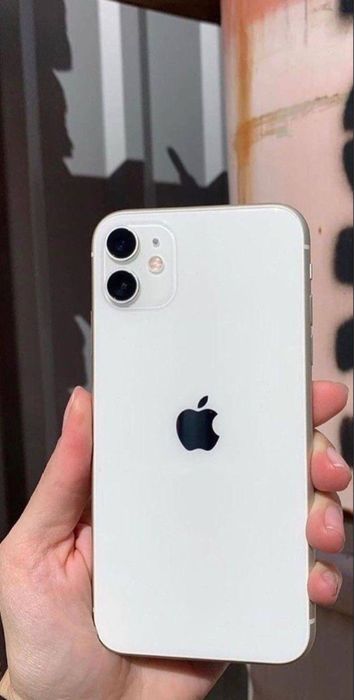Iphone 11 / 64 gb белый