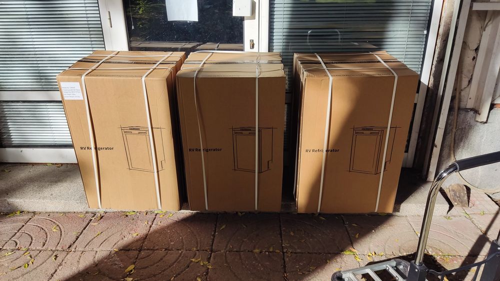 Компресорен хладилник на 12 v за кемпер, каравана,лодка, яхта