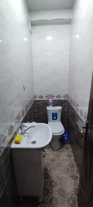 Sergeli hokimyat yonida 2 xonali kvartira bez maklet.