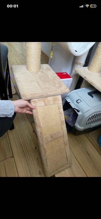 Ansamblu joacă imens pisici 5 nivele • Scratcher + culcușuri • Demontabil • Stare bună pe colt