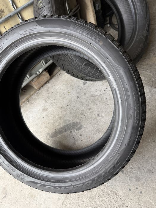 4 anvelope iarna 255/40/18 + 225/45/18 , Pirelli , RunFlat , DOT 2024 , 6 mm !