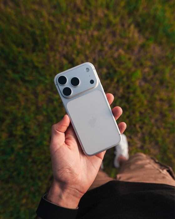 iPhone 17 pro silver