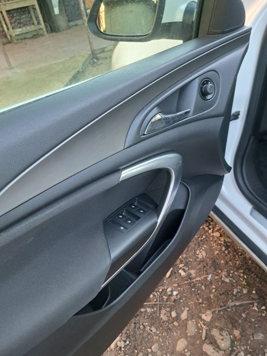 Vând  Opel   INSIGNIA