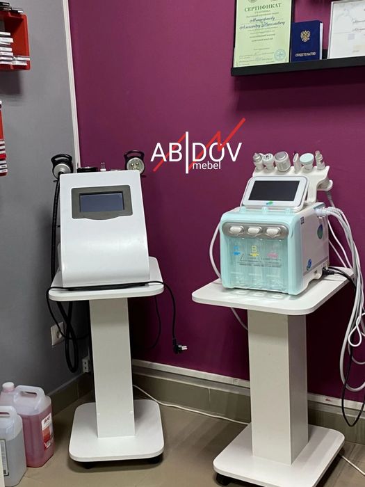 Этажерка ,  подставка , тумбочка на роликах для салона и косметолога.